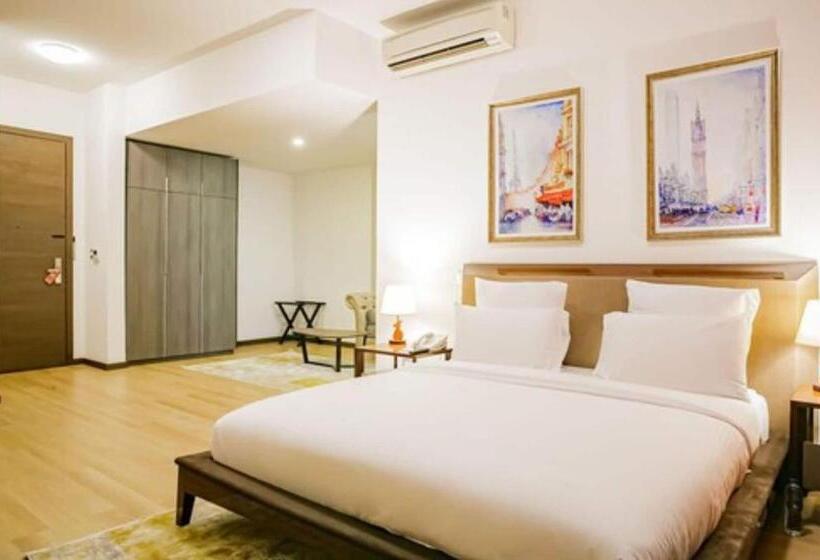 سوئیت با تخت بزرگ, Royal Residence Suites