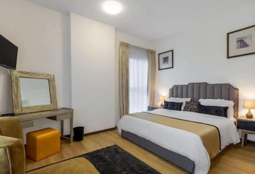 سوئیت با تخت بزرگ, Royal Residence Suites