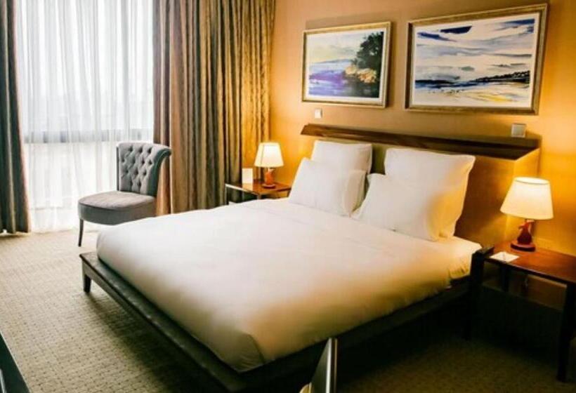 سوئیت با تخت بزرگ, Royal Residence Suites