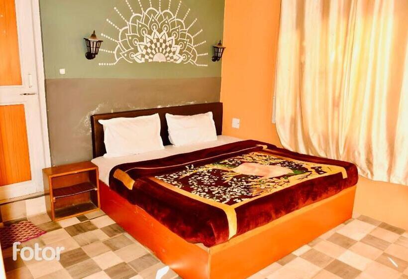 Deluxe Rum, Rudra Grand Stays