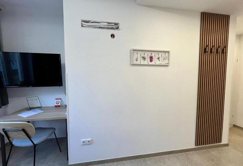 キングサイズベッドのスタンダードルーム, Modern Hotel Krems Hauptbahnhof