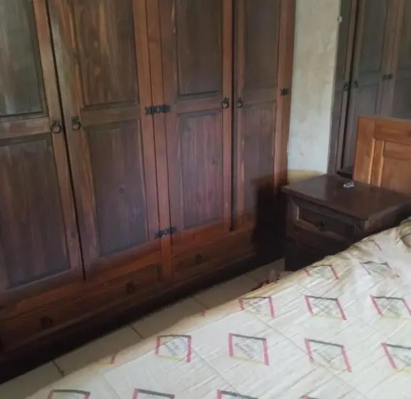 バス共有のスタンダードルーム, Arcadio Hostel Punta Del Diablo