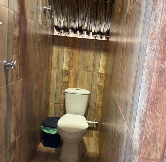 غرفة إقتصادية, Guajira Beach