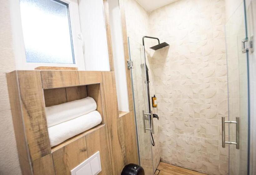 اتاق لوکس, Leo Luxury Rooms I Apartments