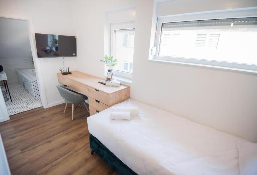 اتاق استاندارد یک نفره, Leo Luxury Rooms I Apartments