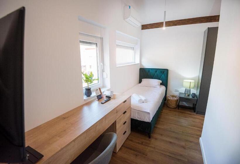 اتاق استاندارد یک نفره, Leo Luxury Rooms I Apartments