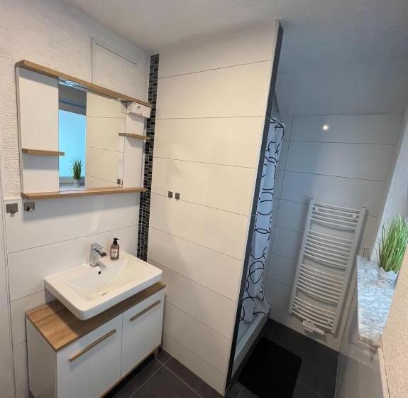 디럭스 룸, Meli Vellmar