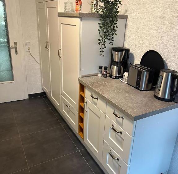 디럭스 룸, Meli Vellmar