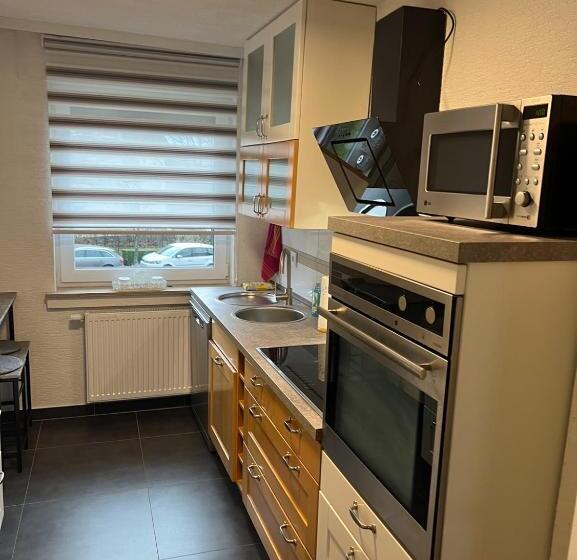 디럭스 룸, Meli Vellmar