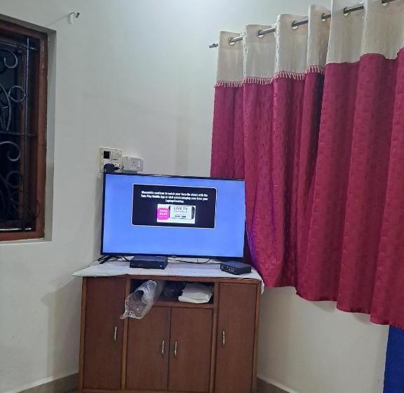 דירת שני חדרים, Roshni Luxury