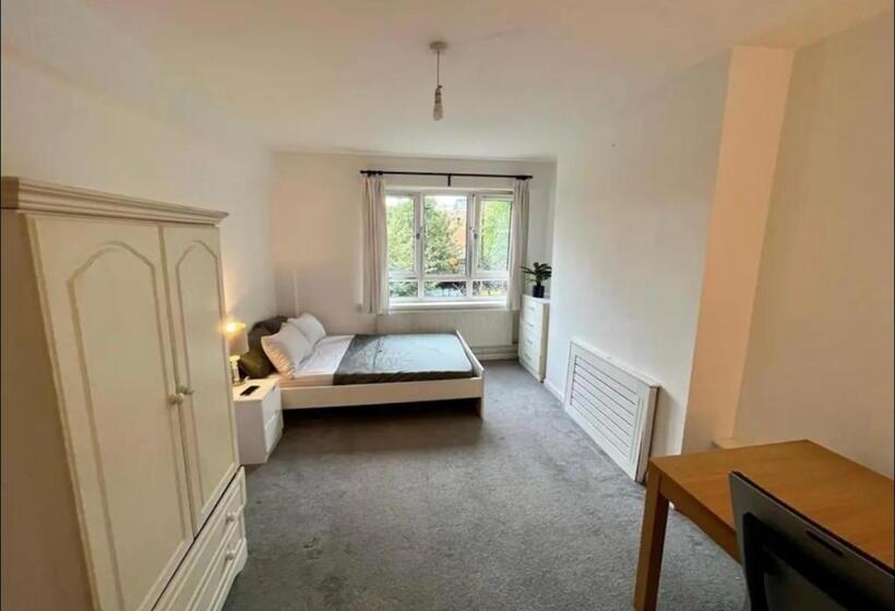 スタンダードルーム, Victoria Park R4