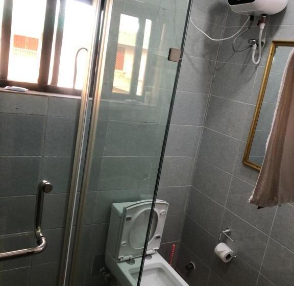 سوییت خانوادگی, Roban Hotels Limited