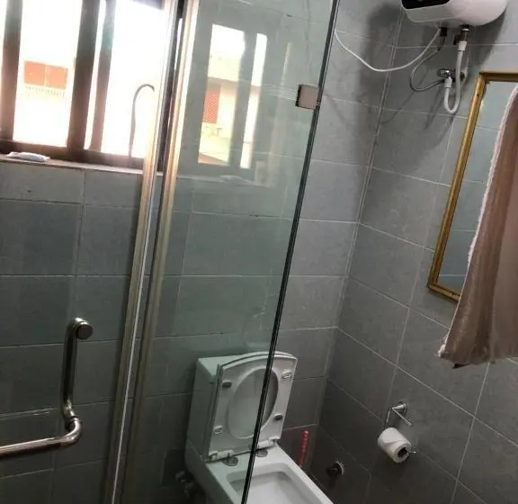 سوییت خانوادگی, Roban Hotels Limited