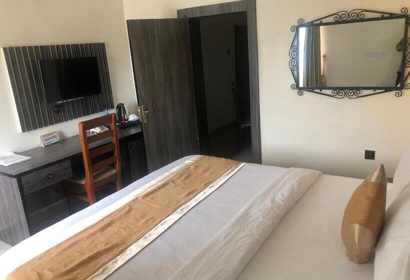 سوییت خانوادگی, Roban Hotels Limited