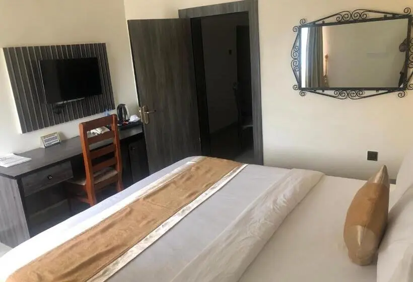 سوییت خانوادگی, Roban Hotels Limited