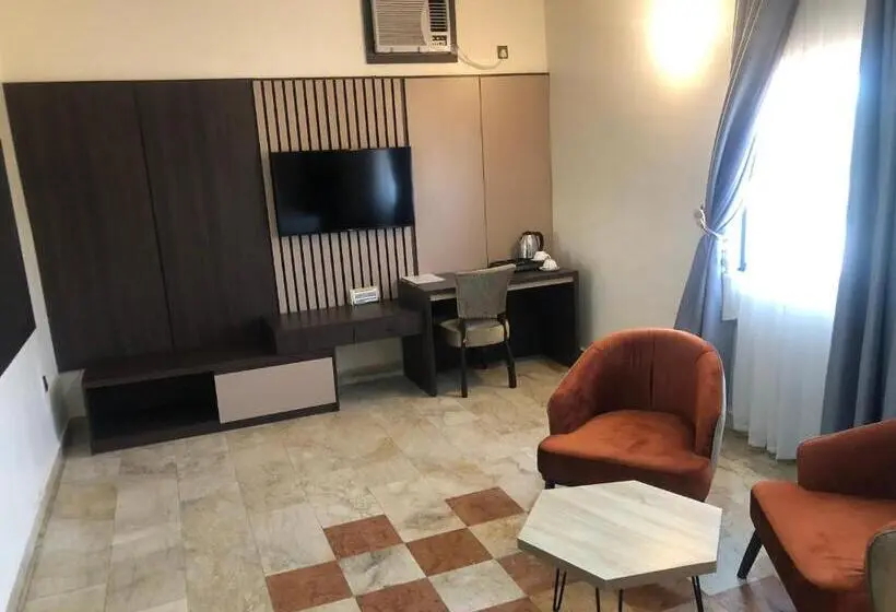 سوئیت با تخت بزرگ, Roban Hotels Limited