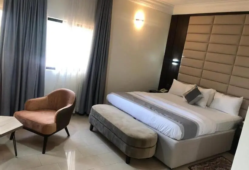 سوئیت با تخت بزرگ, Roban Hotels Limited