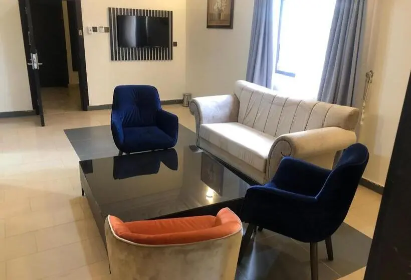 سوئیت با تخت بزرگ, Roban Hotels Limited