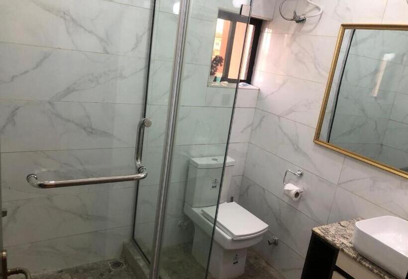 اتاق لوکس, Roban Hotels Limited