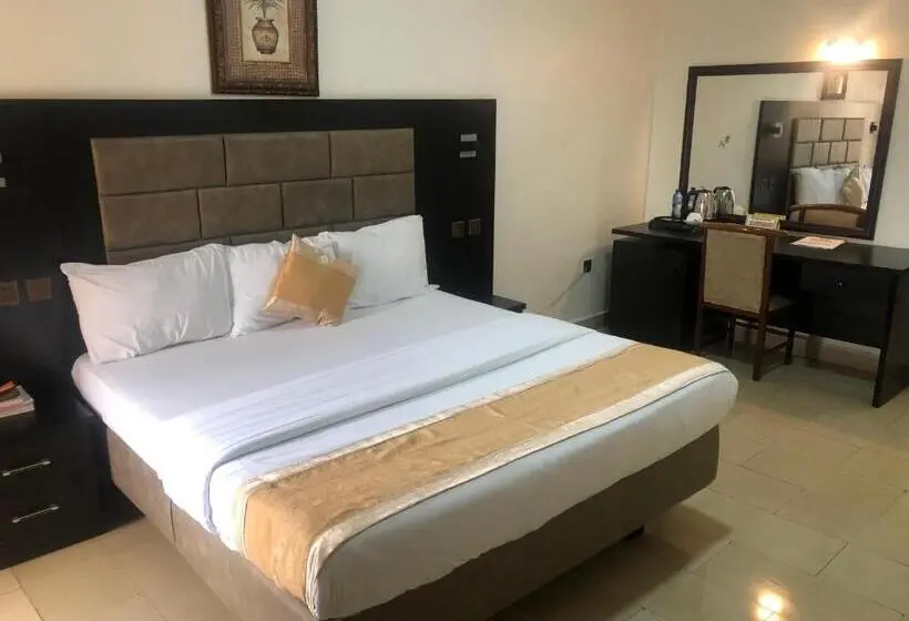 اتاق لوکس, Roban Hotels Limited