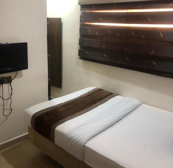 اتاق استاندارد یک نفره, Roban Hotels Limited