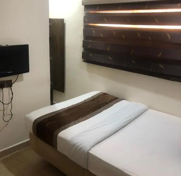 اتاق استاندارد یک نفره, Roban Hotels Limited