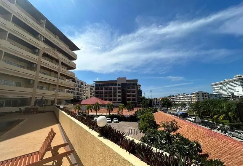 Huoneisto 1 Makuuhuone Parveke, View Talay Residence 4 Jomtien 56 Sqm Pool View