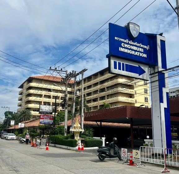 Апартаменты 1 Спальня с Балконом, View Talay Residence 4 Jomtien 56 Sqm Pool View
