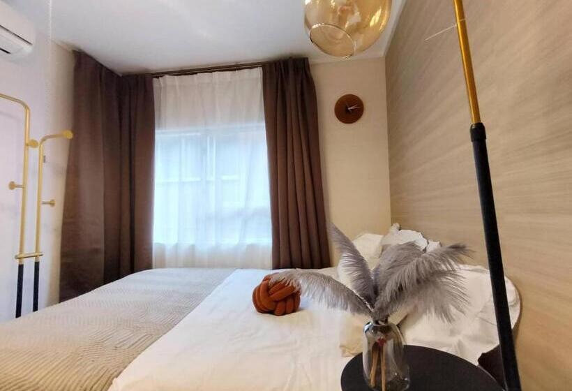 Apartamento 1 Dormitório, B23新宿最中心 大久保站7分 Shinjuku Center 7 Mins To Station, Max 5 直达新宿 涉谷 表参道 池袋 上野 代代木 银座 原宿