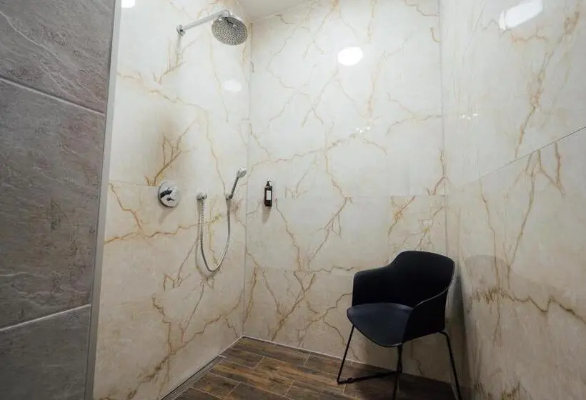 Standard-studio, Gerab Resort