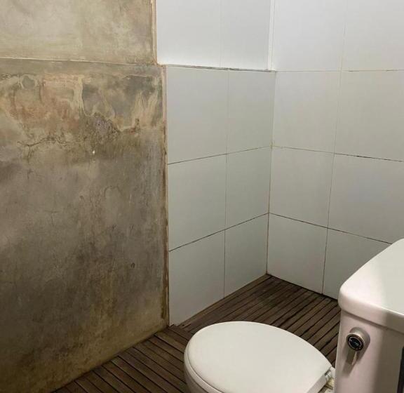 Номер Стандарт, Oyo 93380 Penginapan Mangkoe Barokah