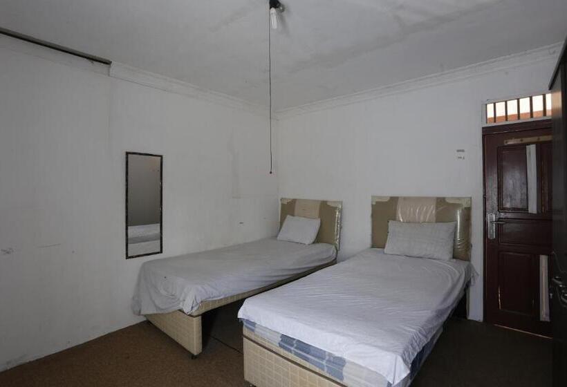 スタンダードルーム, Oyo 93380 Penginapan Mangkoe Barokah