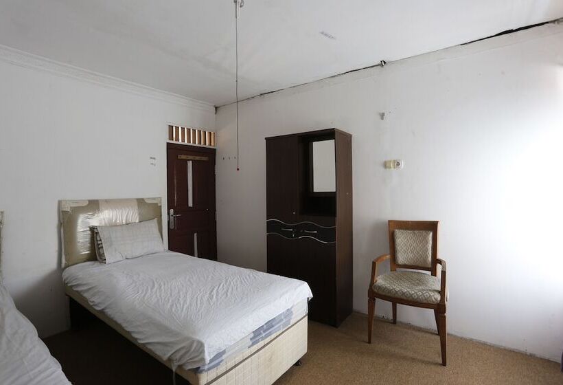 スタンダードルーム, Oyo 93380 Penginapan Mangkoe Barokah