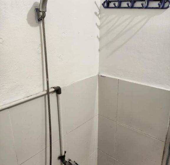 수피리어 싱글 룸, Spot On 93385 Penginapan Hj Lilis 2 Syariah