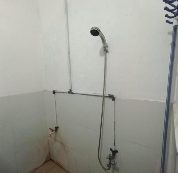 수피리어 싱글 룸, Spot On 93385 Penginapan Hj Lilis 2 Syariah