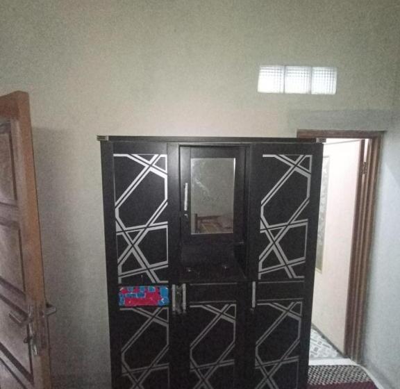 수피리어 싱글 룸, Spot On 93385 Penginapan Hj Lilis 2 Syariah