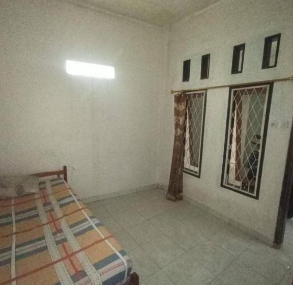 수피리어 싱글 룸, Spot On 93385 Penginapan Hj Lilis 2 Syariah