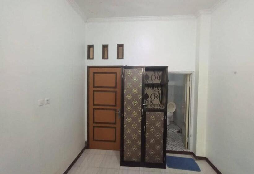 수피리어 싱글 룸, Spot On 93385 Penginapan Hj Lilis 2 Syariah