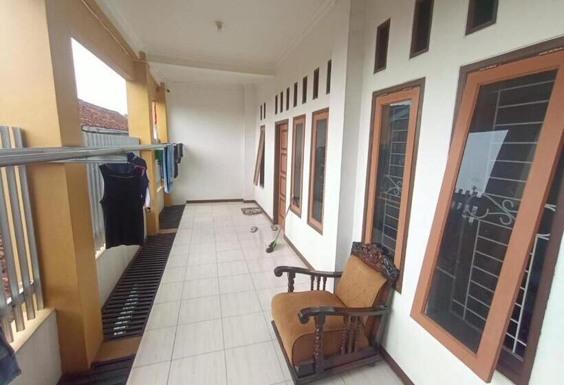 스탠다드 룸, Spot On 93385 Penginapan Hj Lilis 2 Syariah