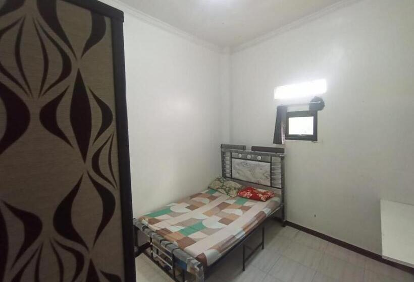 스탠다드 룸, Spot On 93385 Penginapan Hj Lilis 2 Syariah