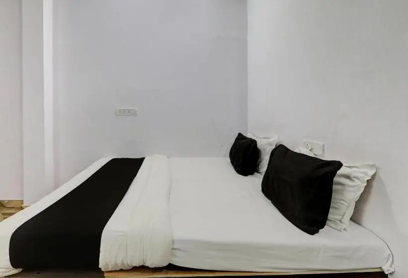 Classic Kolmen Hengen Huone, Oyo Flagship Hotel Classic Inn