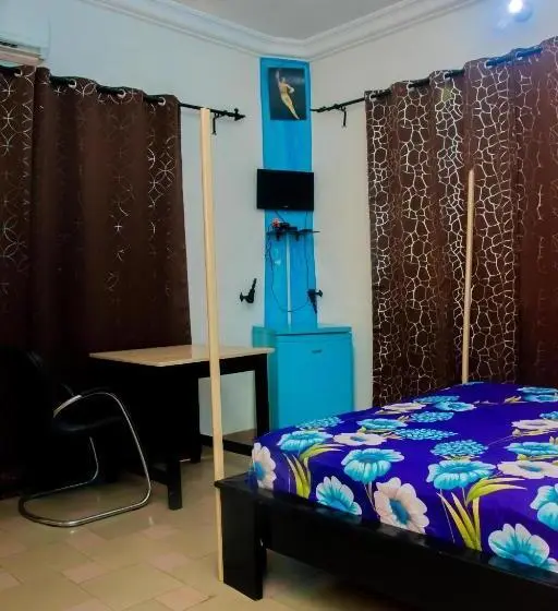 اتاق استاندارد سه تخته با بالکن, Happy Guest House   Hgh