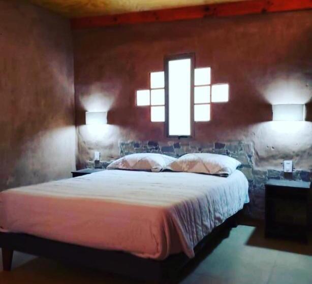 マウンテンビュースイート, Hostal Don Felix