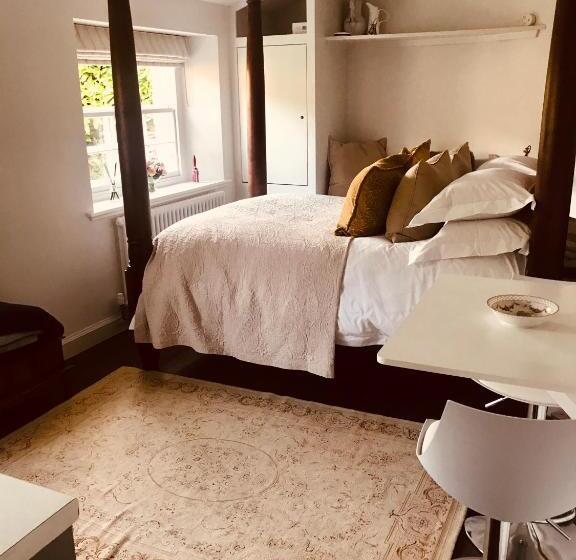 Номер Стандарт, The Old Post Office Studio Apartment In A Beautiful Cotswold Village