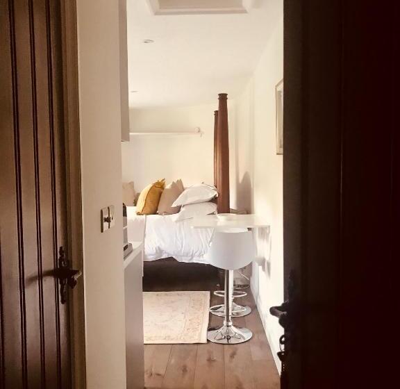 غرفة قياسية, The Old Post Office Studio Apartment In A Beautiful Cotswold Village