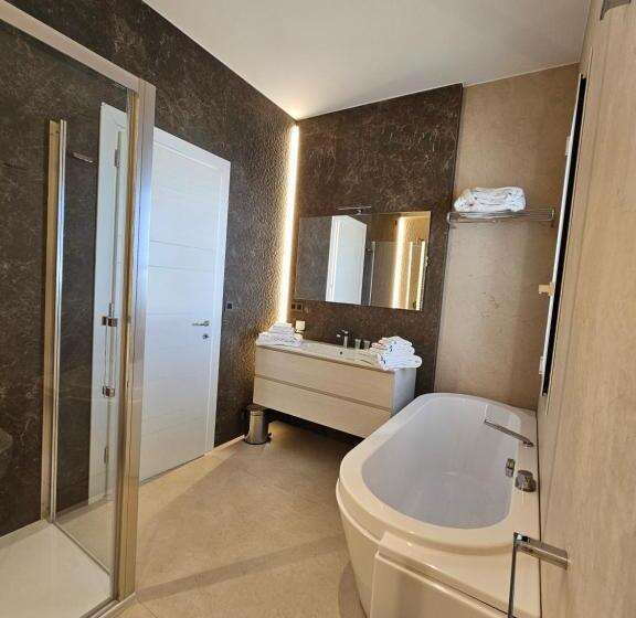 带大床的豪华间, Villa Dune Luxury Roof Top Pool Wellness