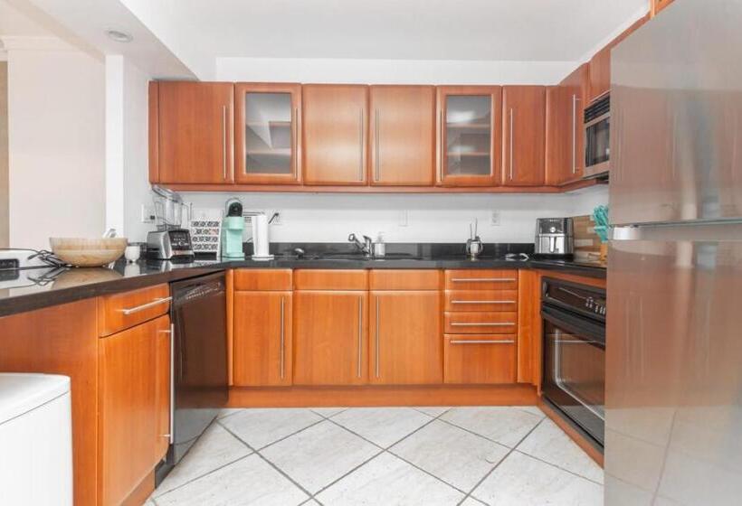 דירה בת חדר שינה 1 עם מרפסת, Stunning Studio With Balcony In South Beach