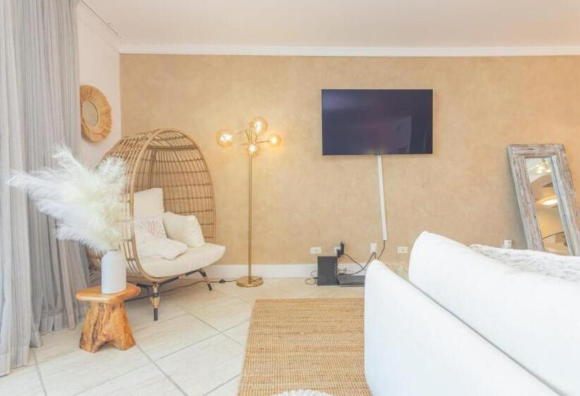 דירה בת חדר שינה 1 עם מרפסת, Stunning Studio With Balcony In South Beach