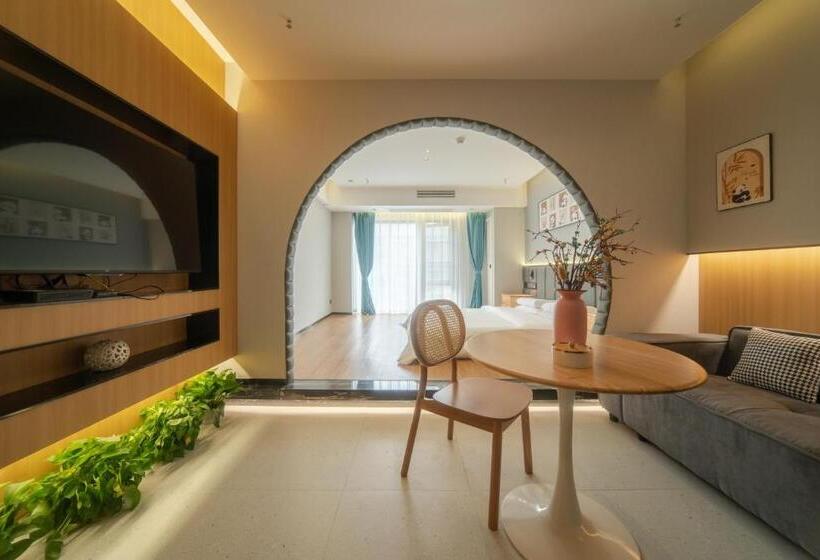 דירת חדר, At Night Hotel Chengdu