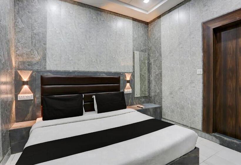 اتاق کلاسیک سه تخته, Collection O Hotel Always Welcome